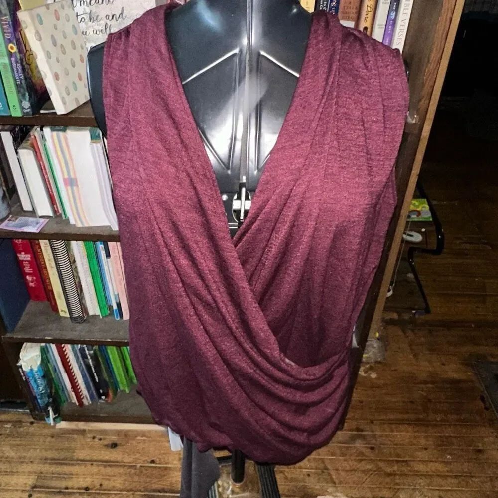 Stitchfix 41Hawthorn flowy crossover 3x sleeveless blouse